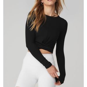 NWOT Alo Cover Long Sleeve Top
